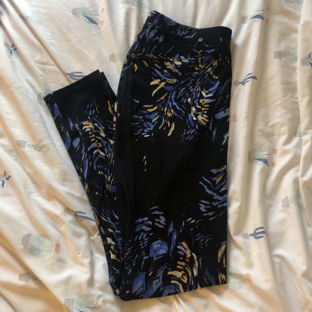 NWOT Lildy Black, Blue, & Gold Printed Jeggings
